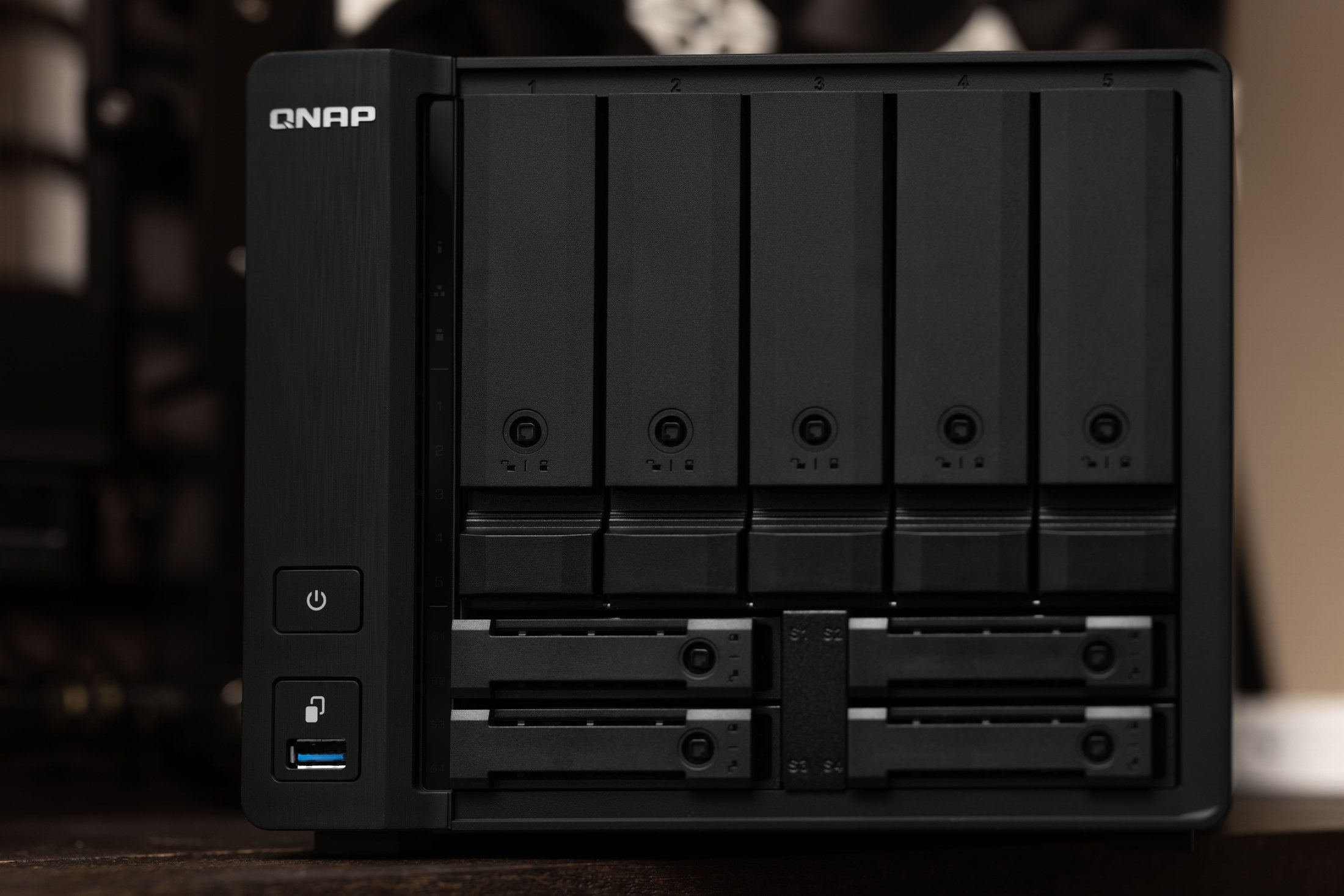 QNAP TS-h973AX 9-Bay NAS Enclosure (8GB) (Diskless)